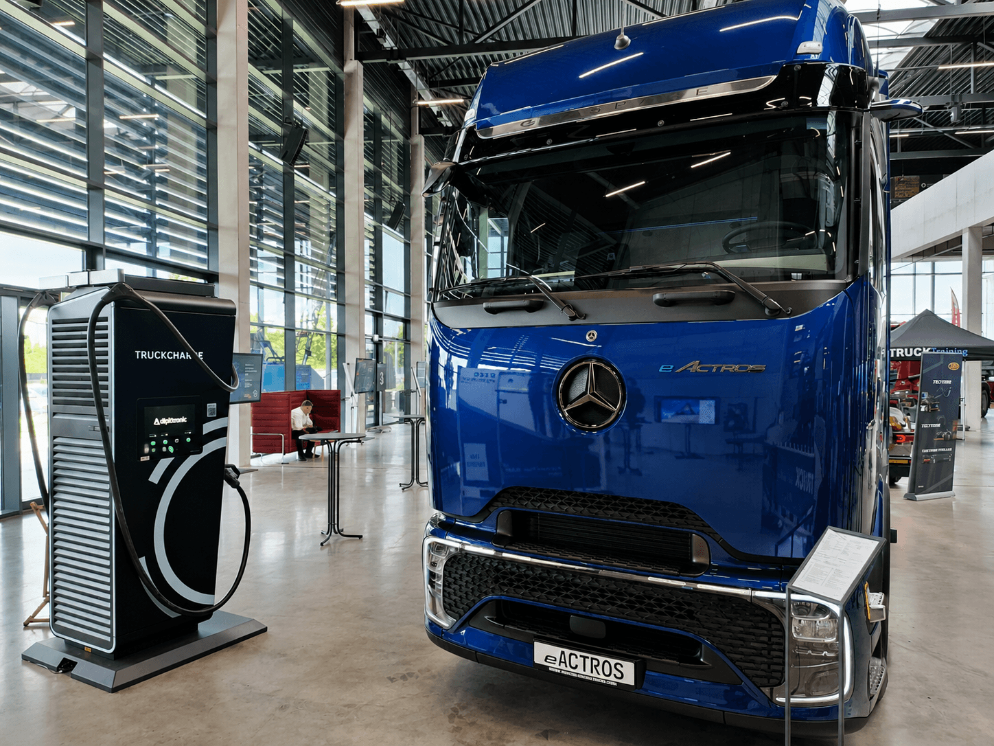 Elektro-Sattelzugmaschine aus der Flotte der Nordberliner Logistik